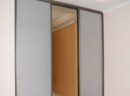 Встроенный зеркальный шкаф